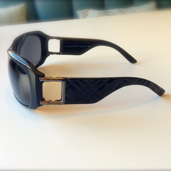 😎 Burberry Designer Sunglasses - Picture 6 of 10
